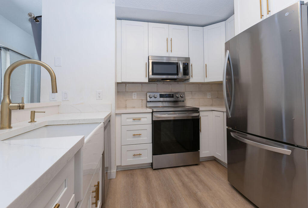 9127 Sw 21st Street E Property Photo 13