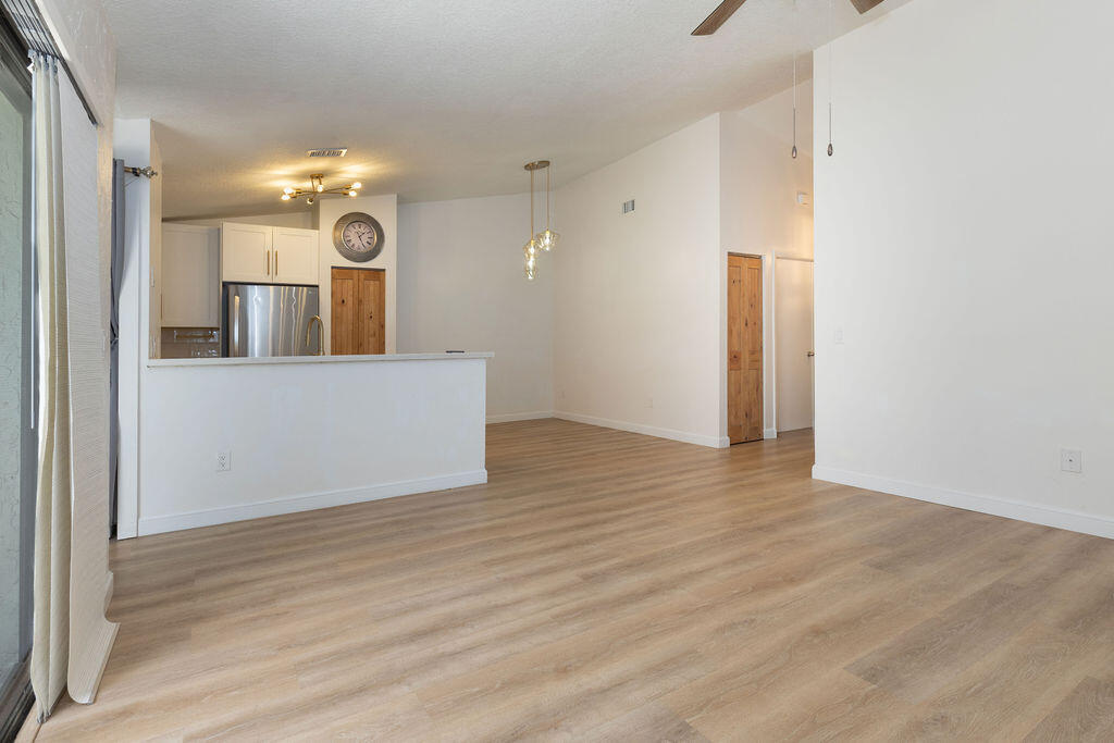 9127 Sw 21st Street E Property Photo 15
