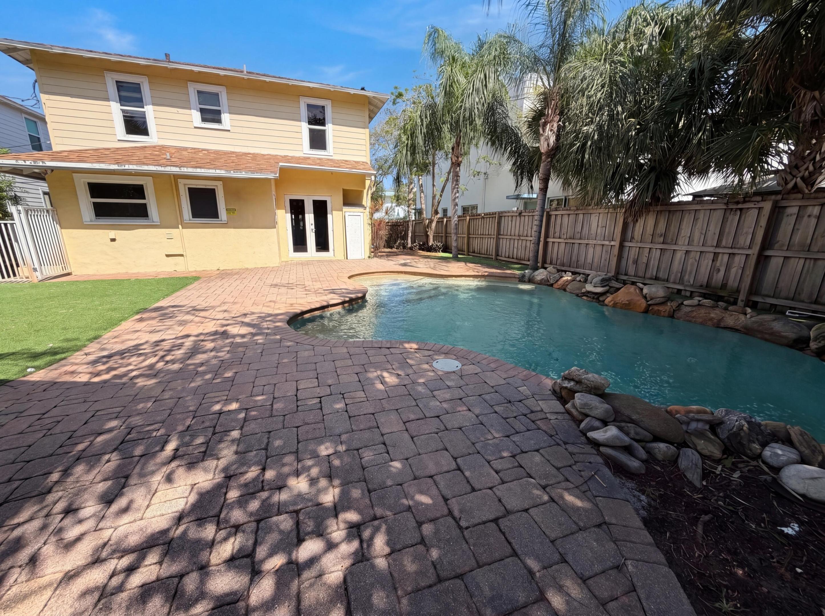 207 S Ocean Breeze Property Photo 5