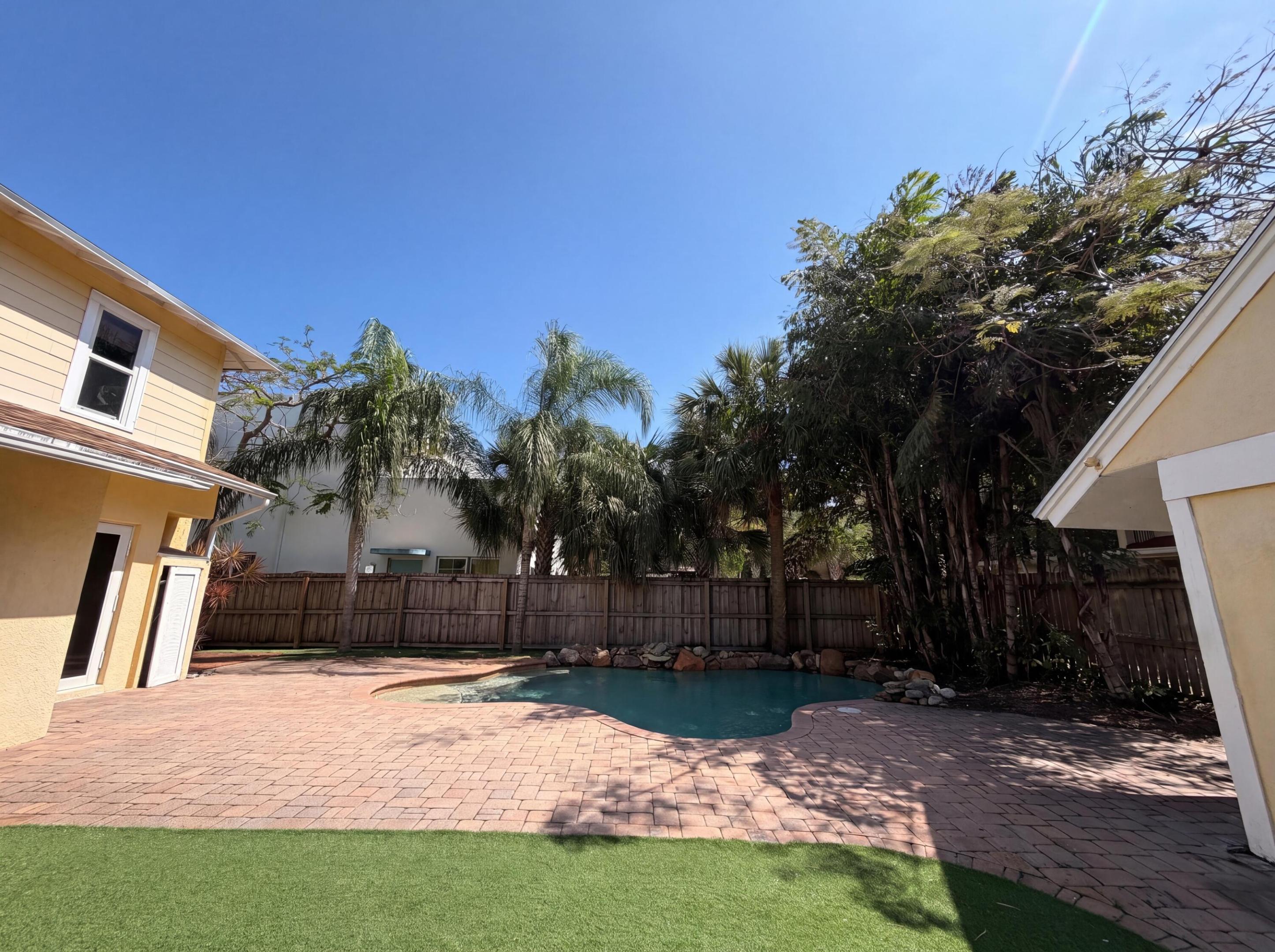 207 S Ocean Breeze Property Photo 28