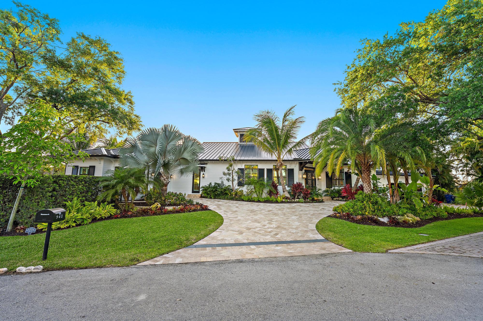 942 Pompano Drive Property Photo 8