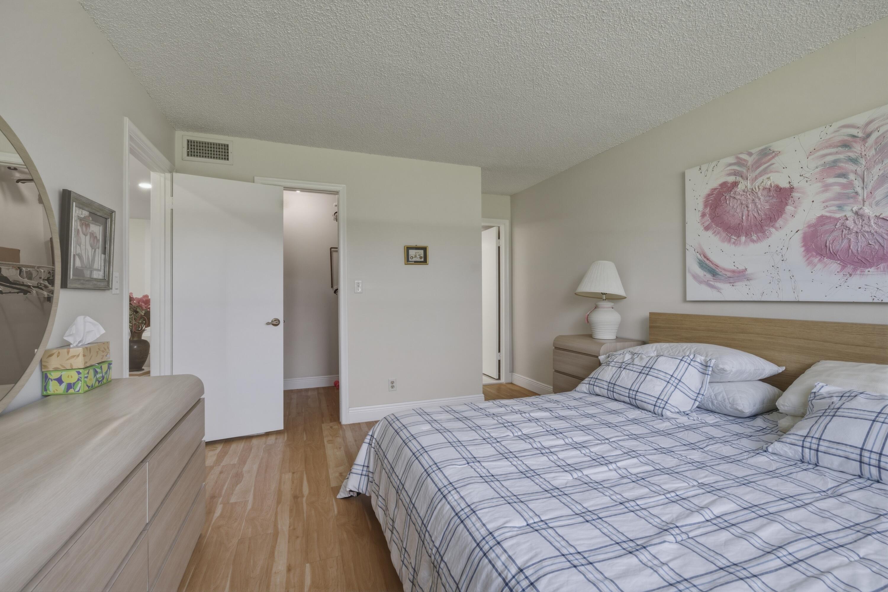 371 S Hollybrook Drive 106 Property Photo 14
