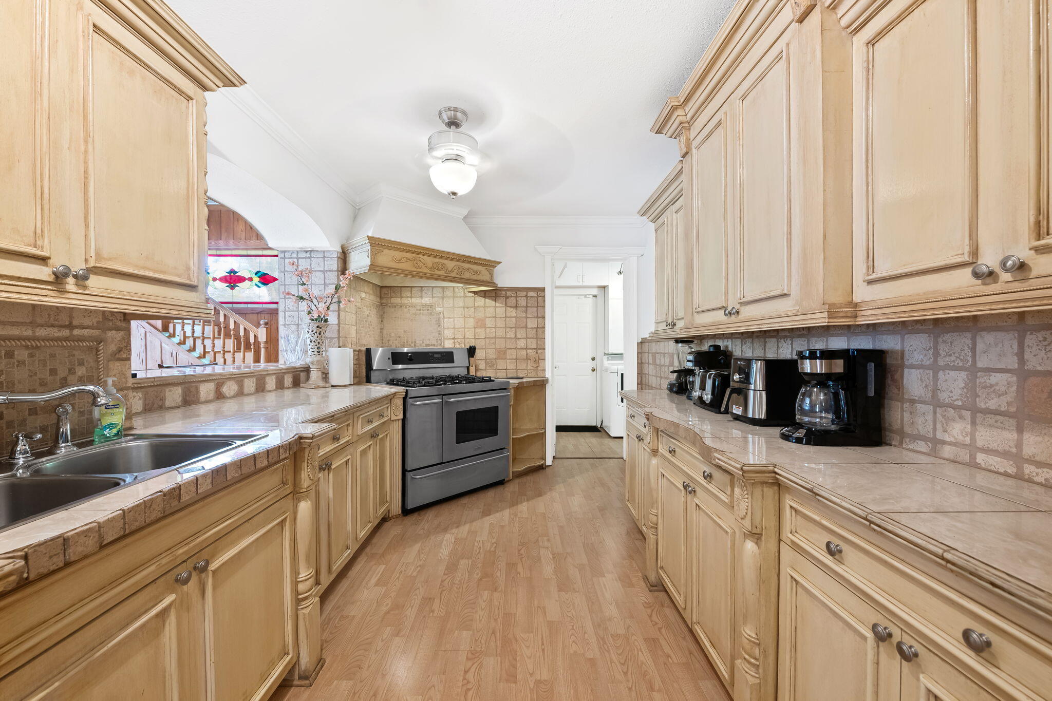 2400 Delmar Place Property Photo 6