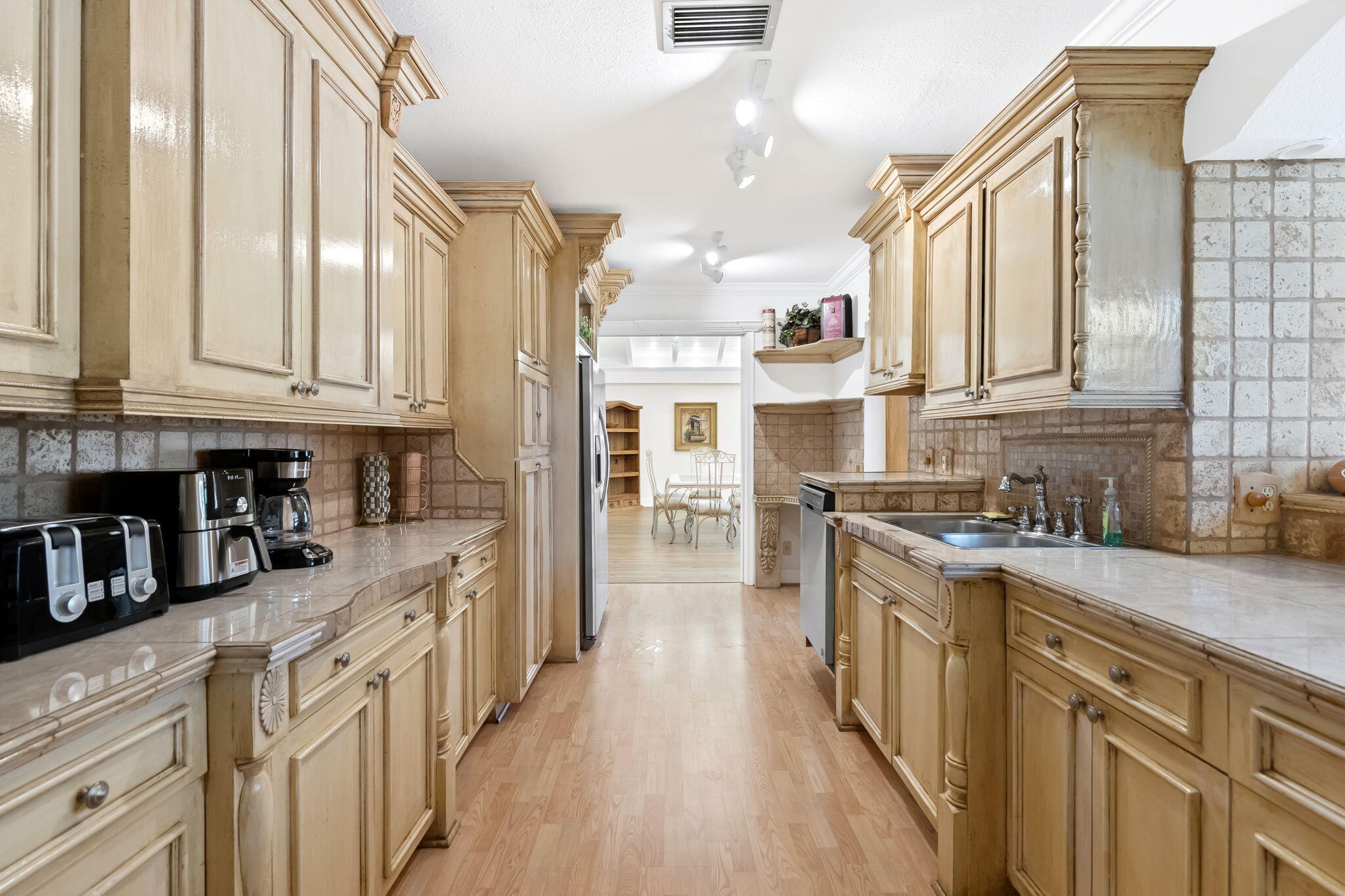 2400 Delmar Place Property Photo 14