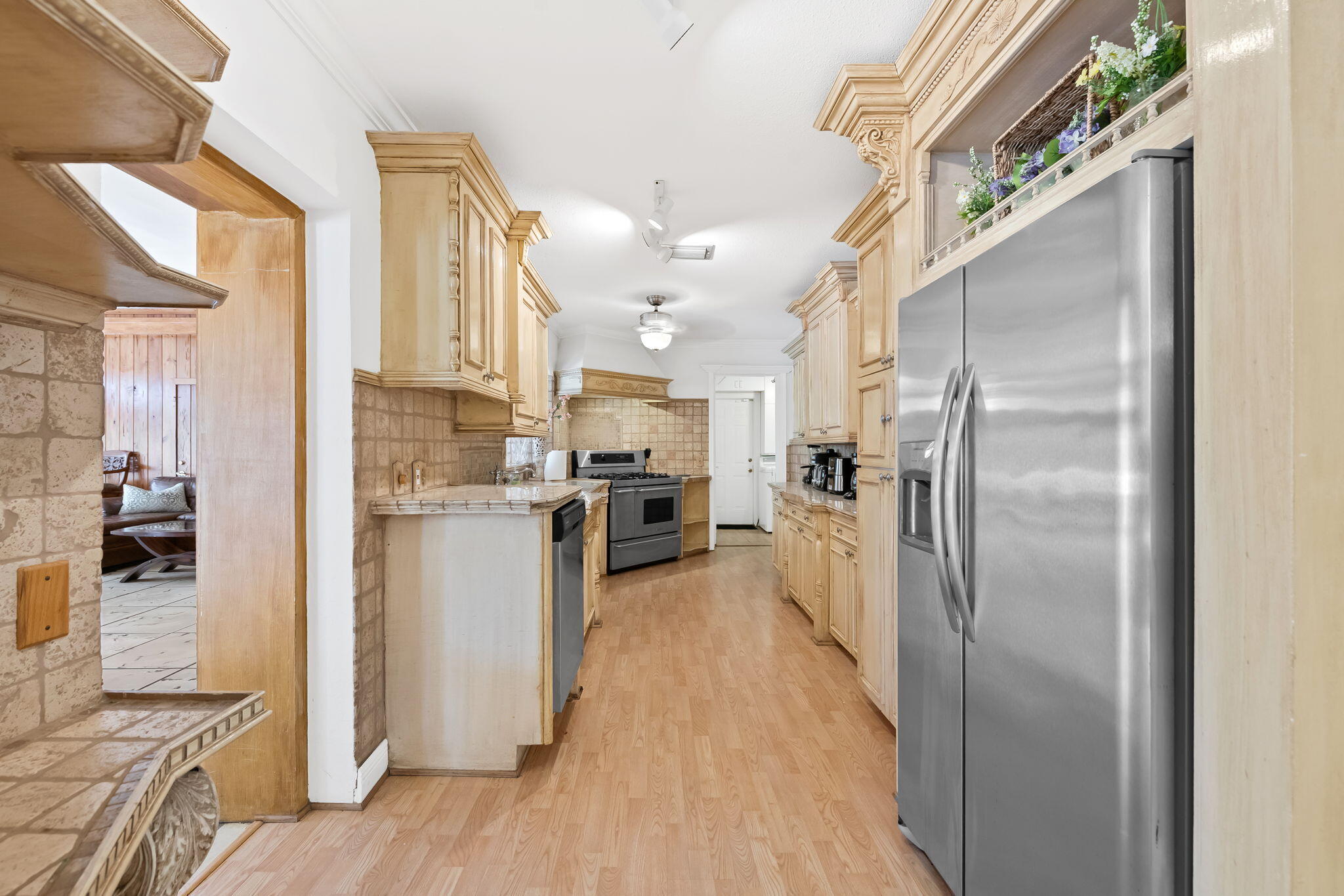 2400 Delmar Place Property Photo 15