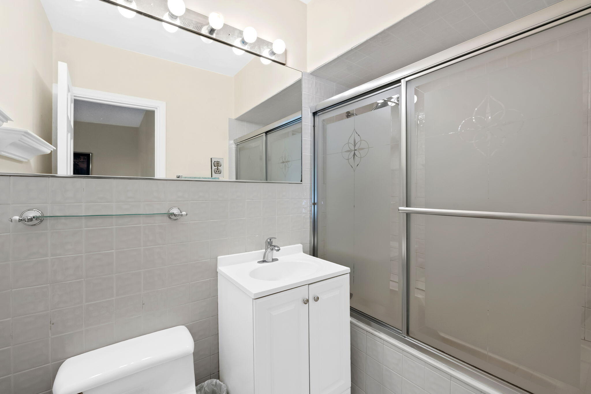 2400 Delmar Place Property Photo 23