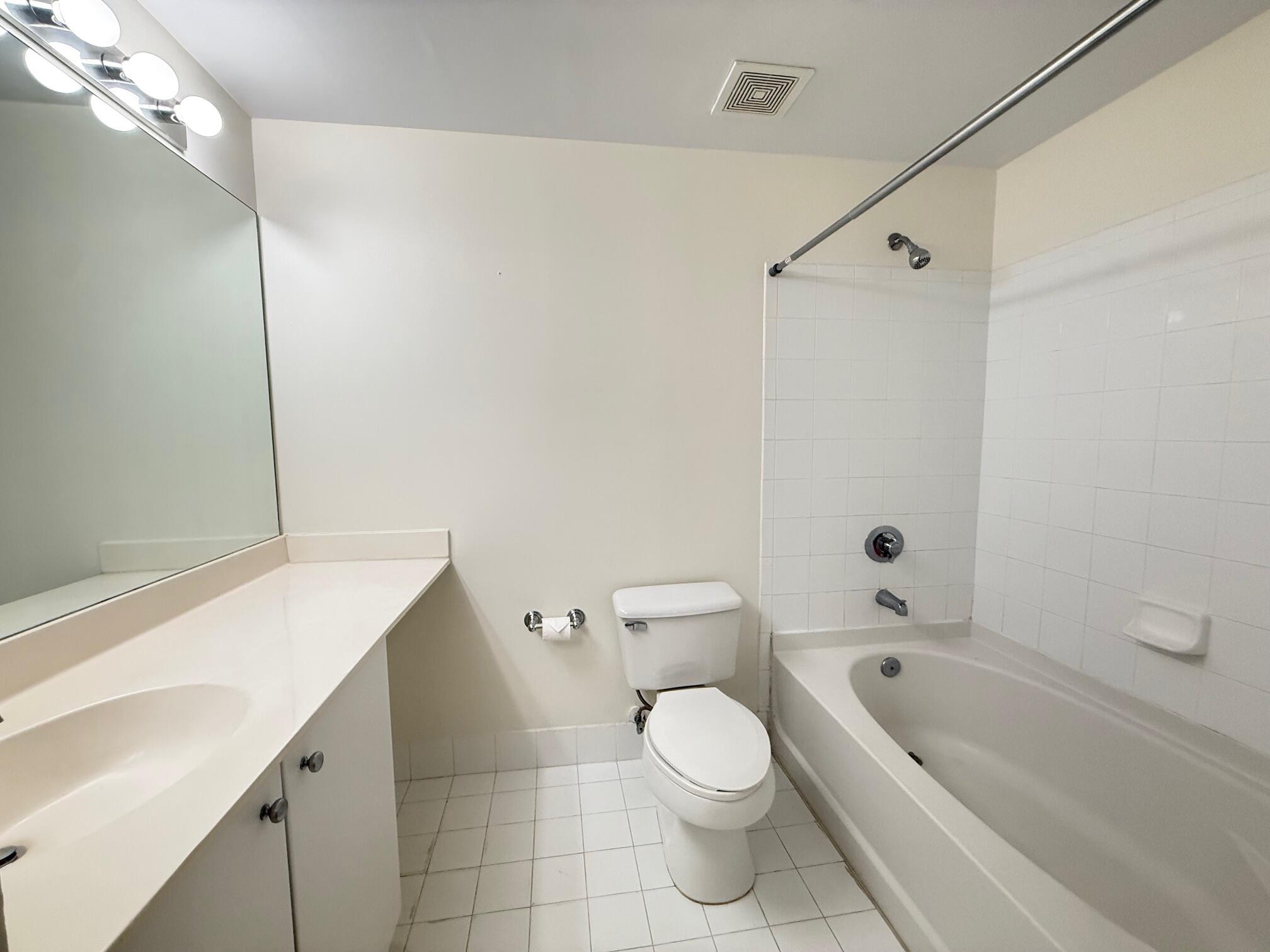 5800 W Sample 207 Property Photo 6