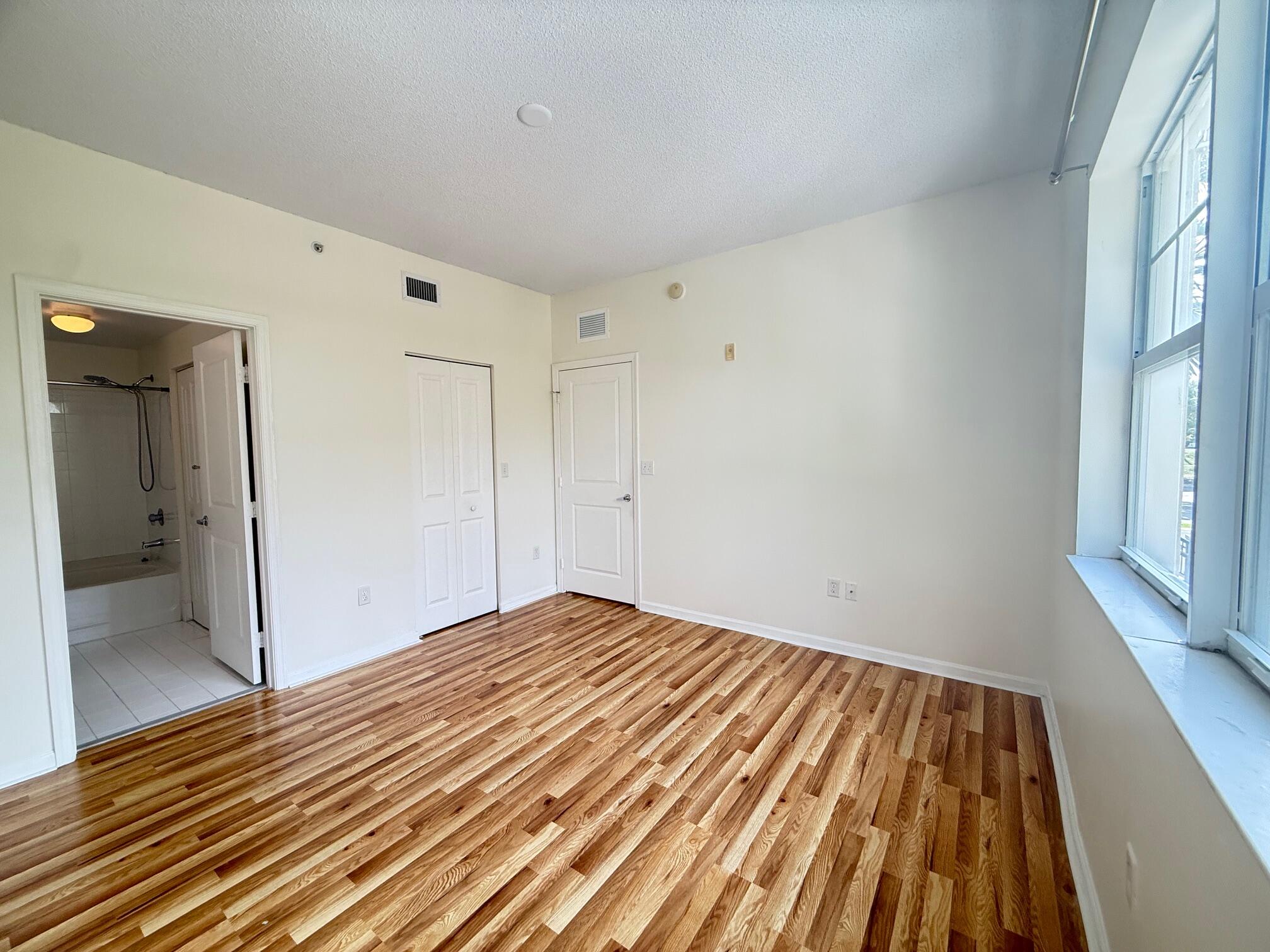 5800 W Sample 207 Property Photo 8