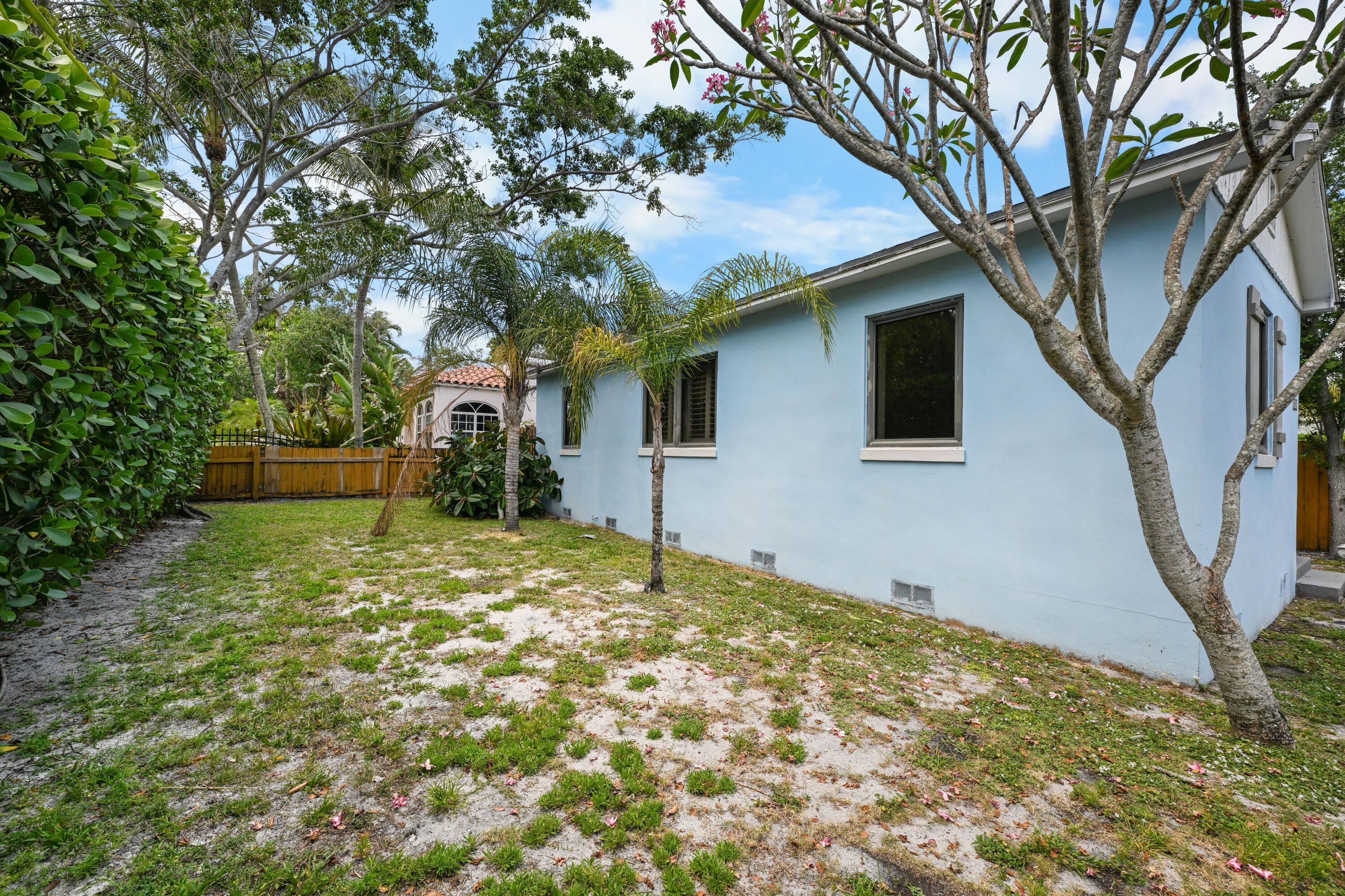 1915 Lake Avenue Property Photo 34