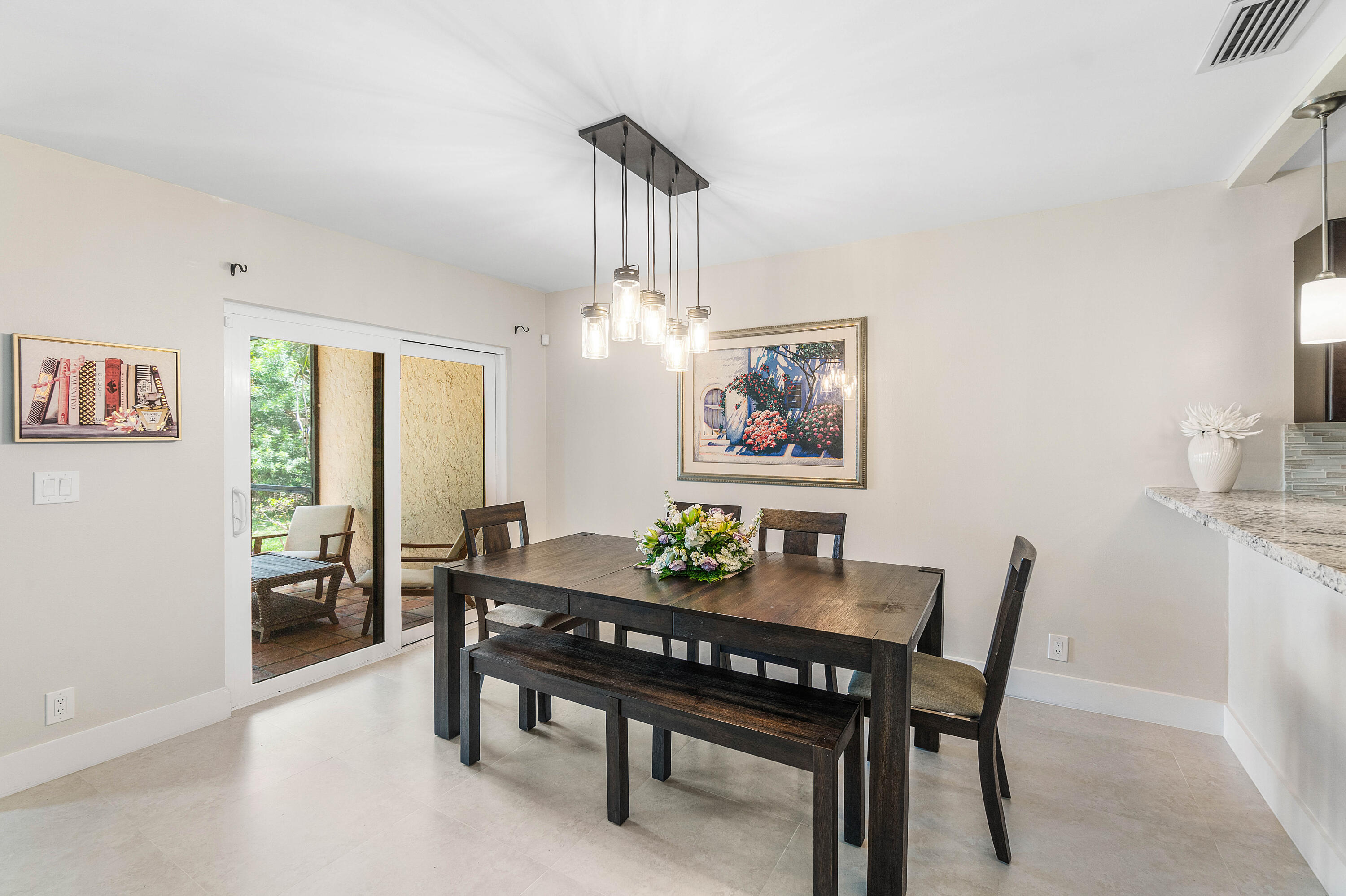 6044 Glendale Drive Property Photo 4