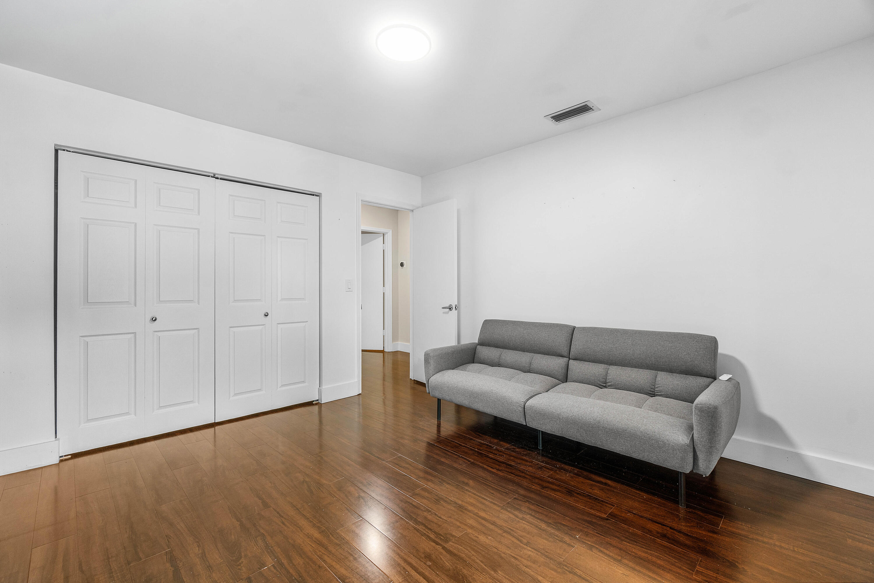 6044 Glendale Drive Property Photo 12