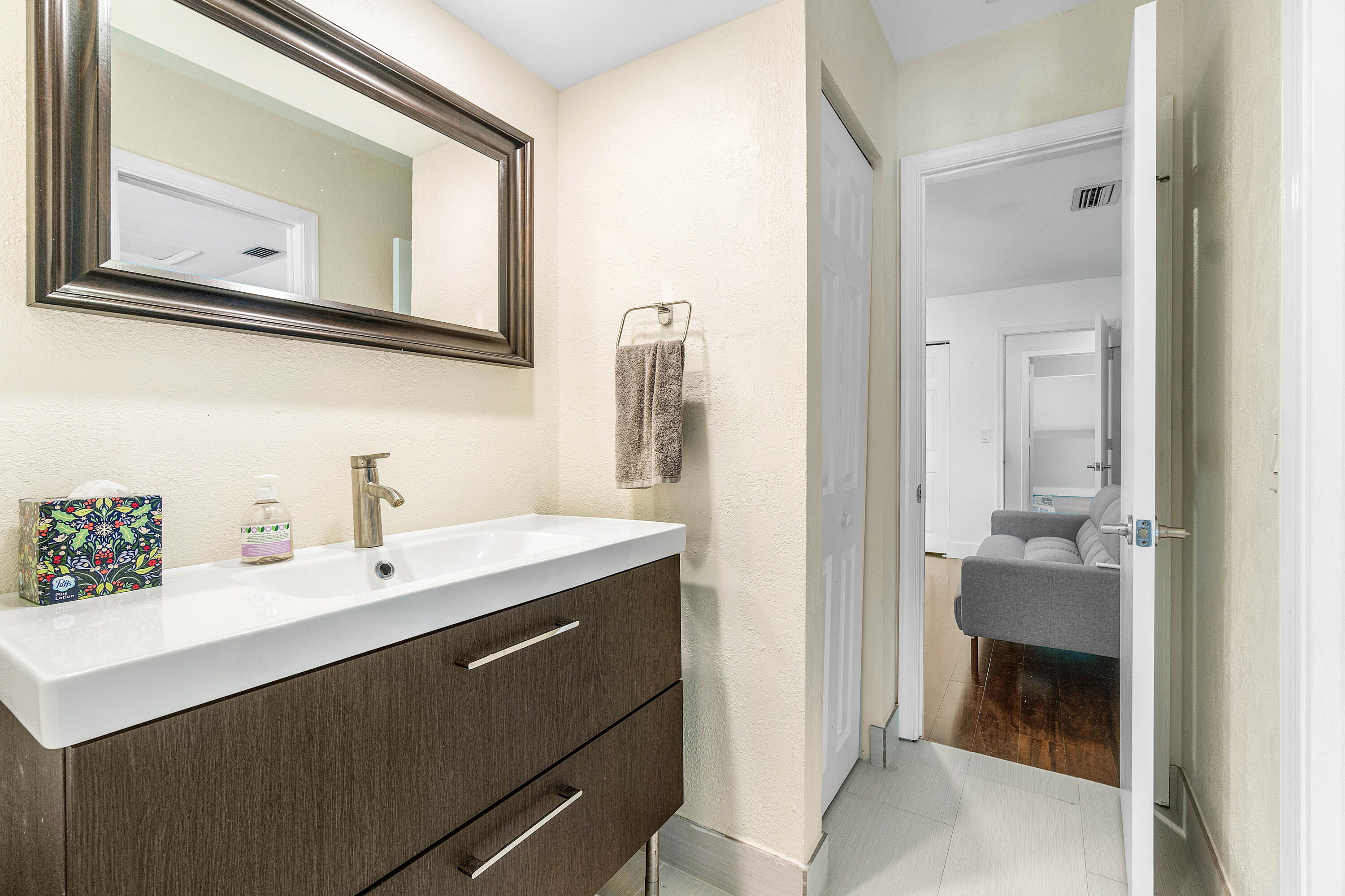 6044 Glendale Drive Property Photo 13