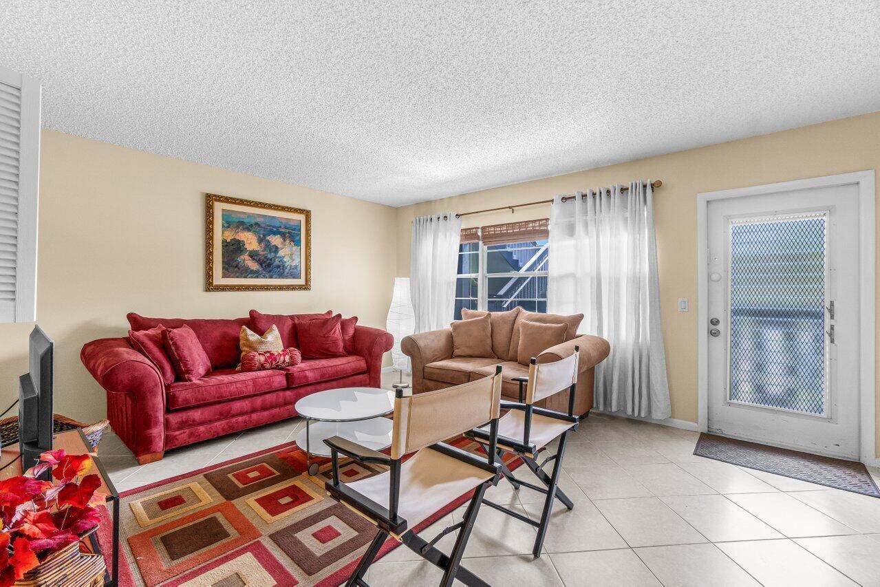 68 Suffolk B 68 Property Photo 6