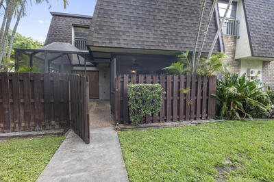 2561 Nw 99th Avenue Property Photo 2