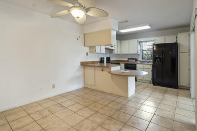 2561 Nw 99th Avenue Property Photo 7