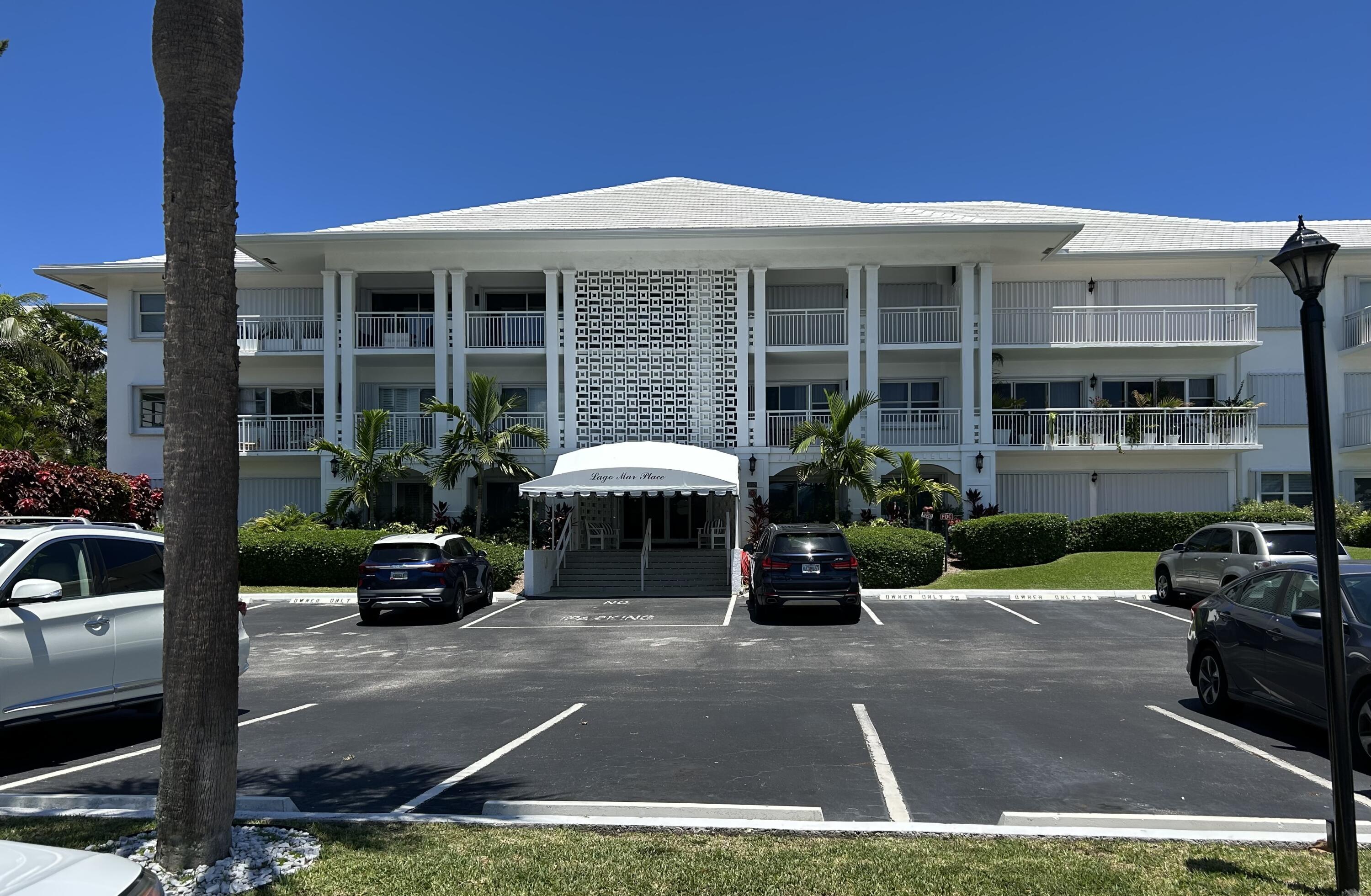 1750 S Ocean Lane 219 Property Photo 2