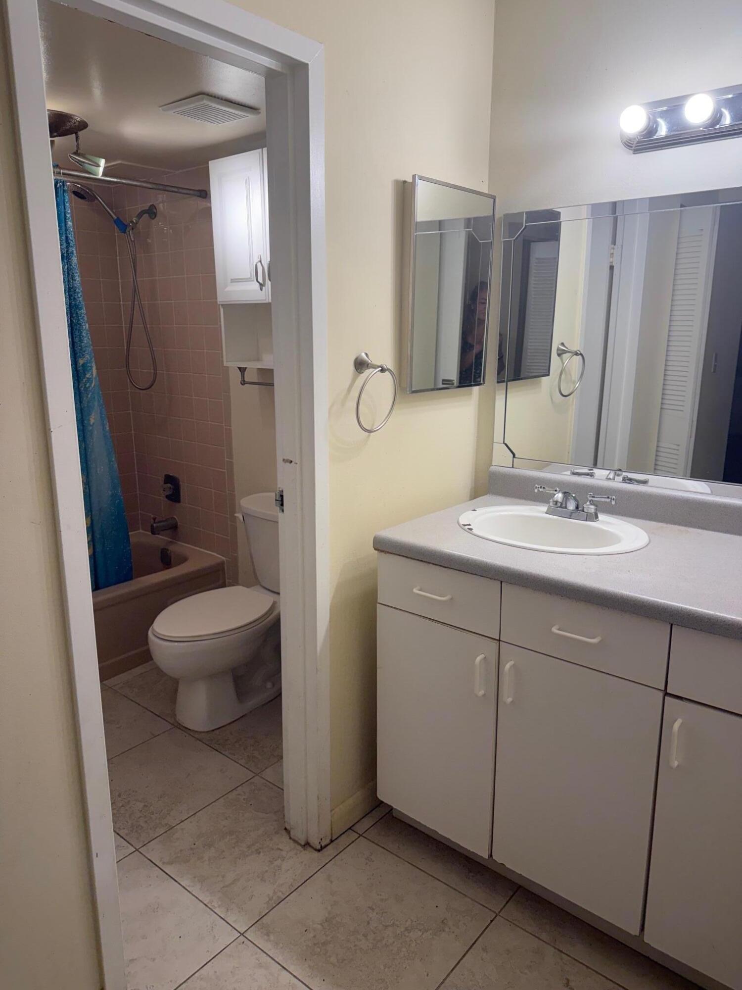 4394 Nw 9th Avenue 20-1a Property Photo 4