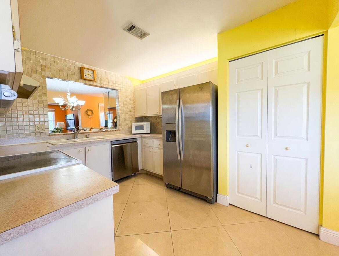 6304 Emerald Sky Lane Property Photo 3