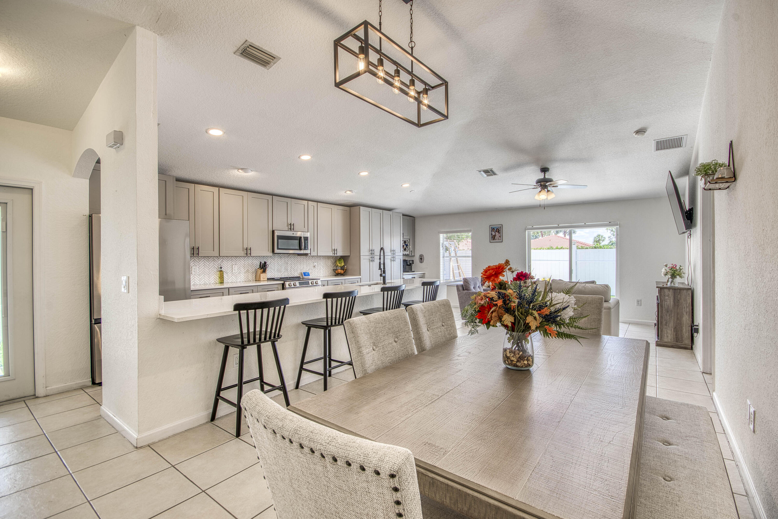 6036 Azalea Circle Property Photo 4