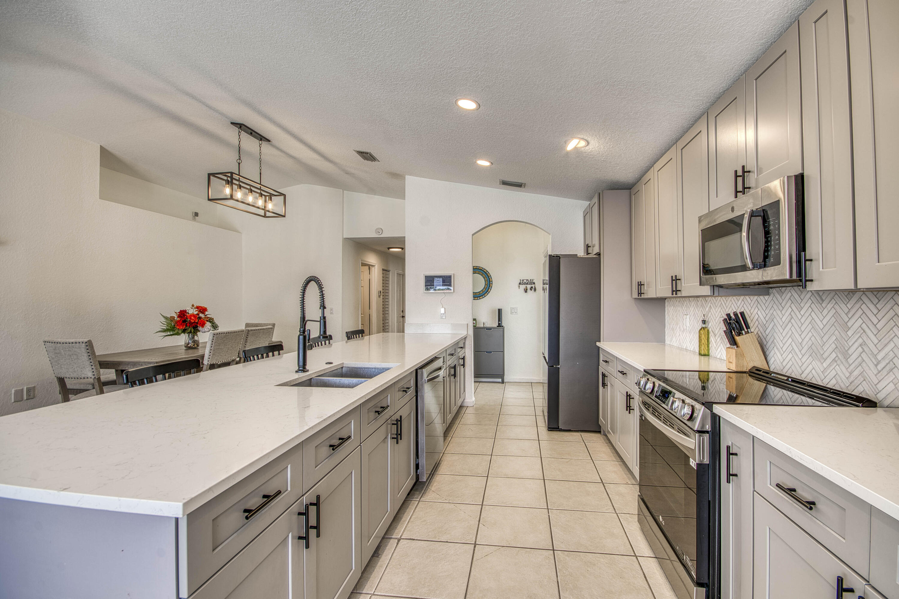 6036 Azalea Circle Property Photo 7