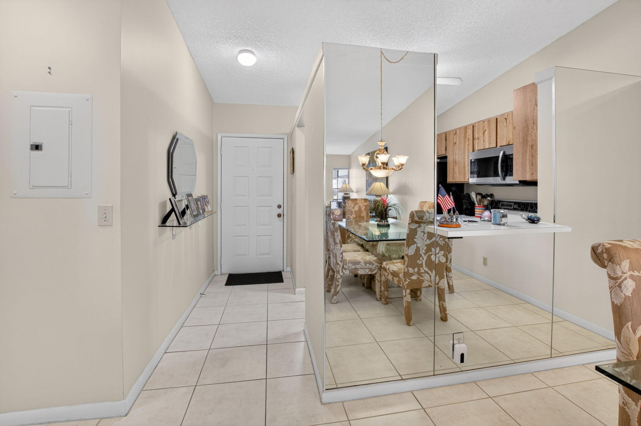 8697 Sunbird Place Property Photo 6