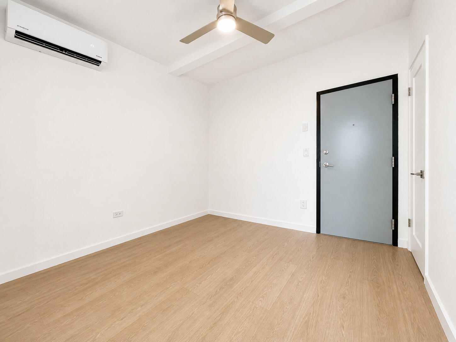 901 Collins Avenue 209 Property Photo 6