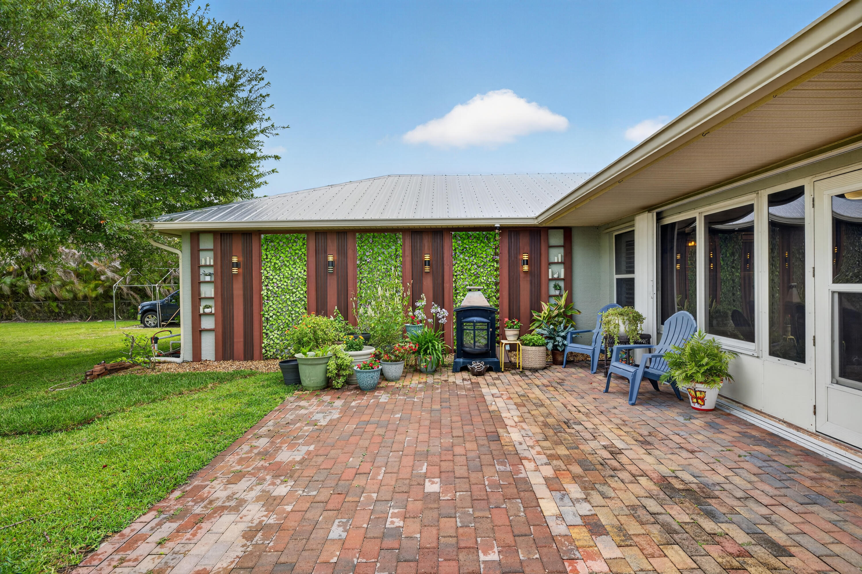 5606 Silver Oak Drive Property Photo 2