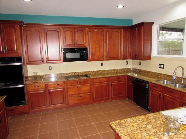 5800 Nw Allyse Drive Property Photo 2