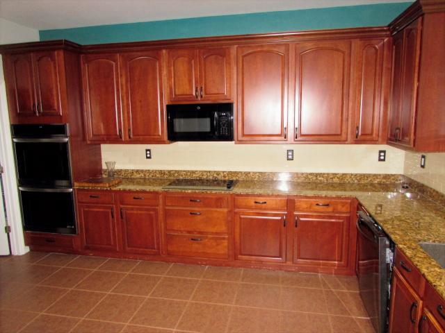 5800 Nw Allyse Drive Property Photo 3