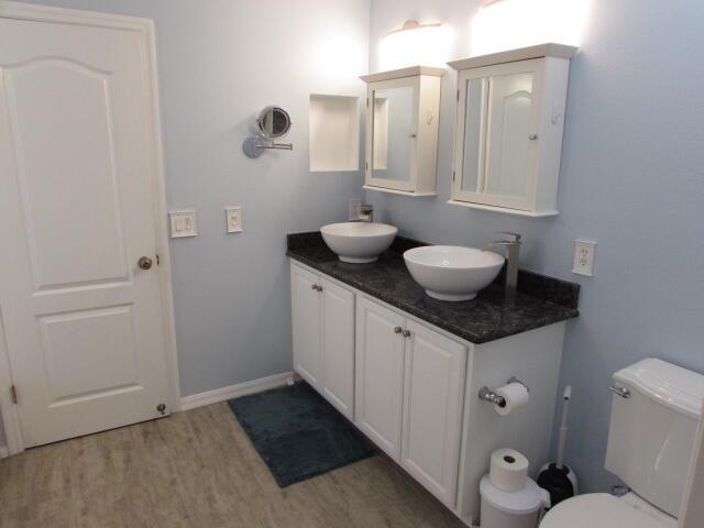 5800 Nw Allyse Drive Property Photo 13