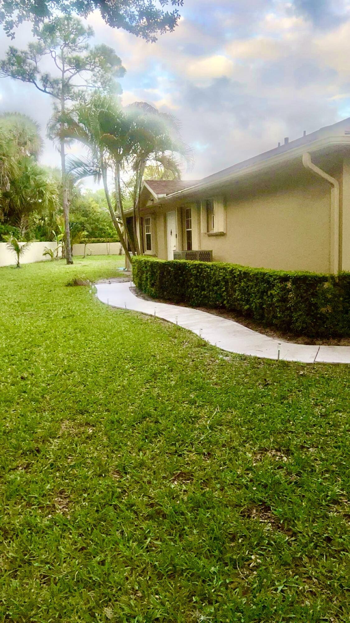 2004 Maplewood Drive 2004 Property Photo 1