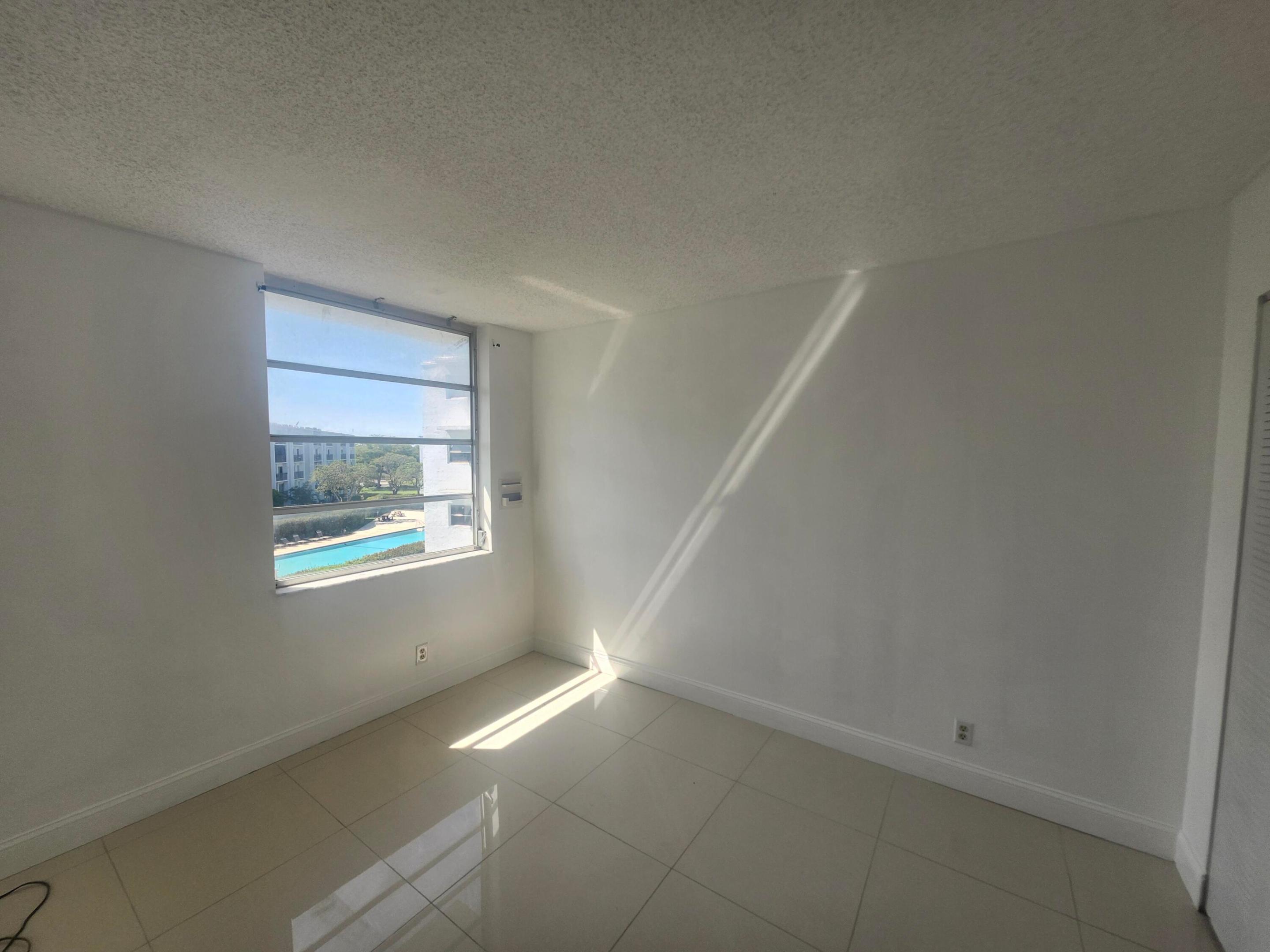 8600 N Sherman Circle N 408 Property Photo 15