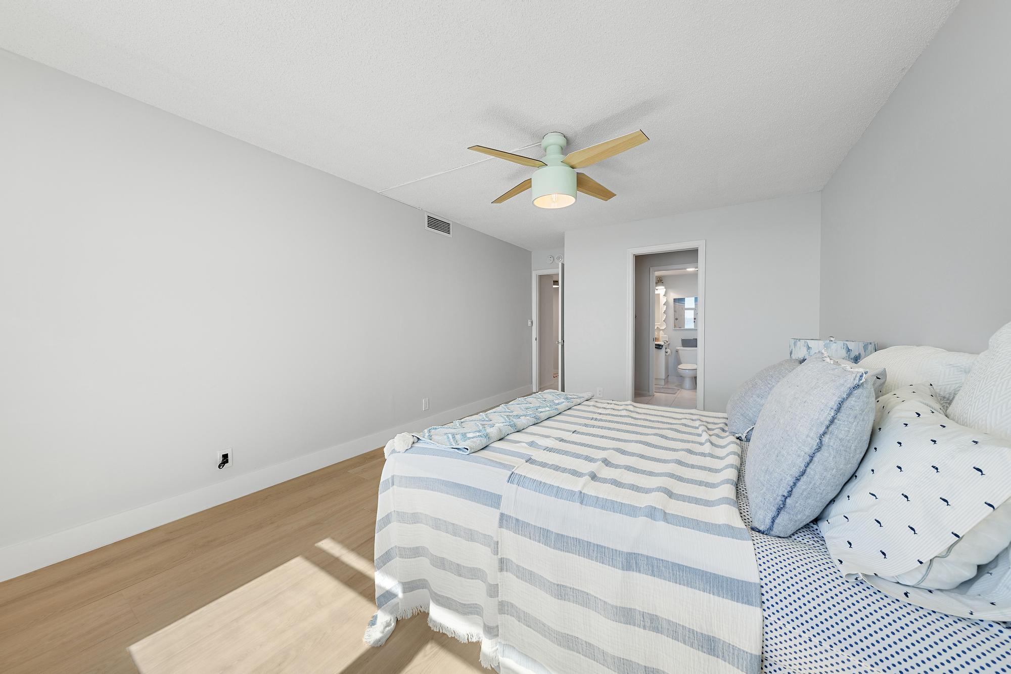 5480 N Ocean Drive A5b Property Photo 23