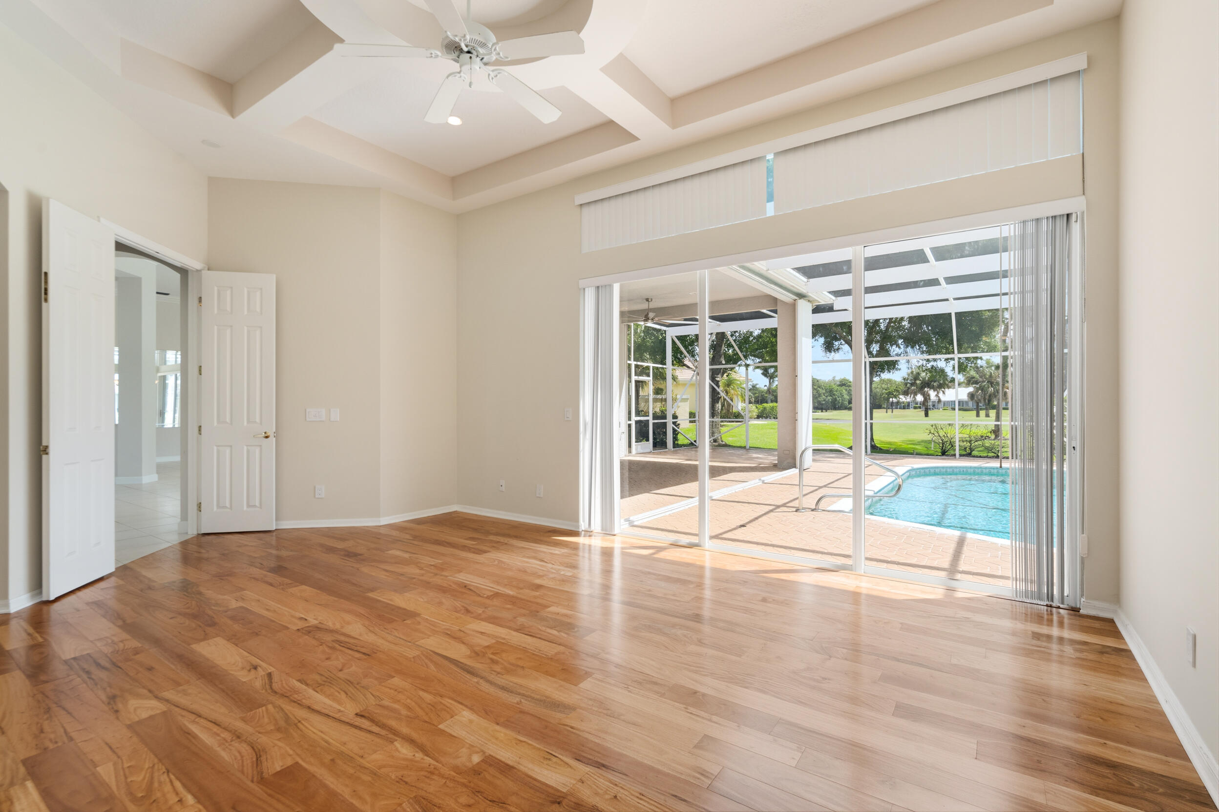 2534 Sw Manor Hill Drive Property Photo 5