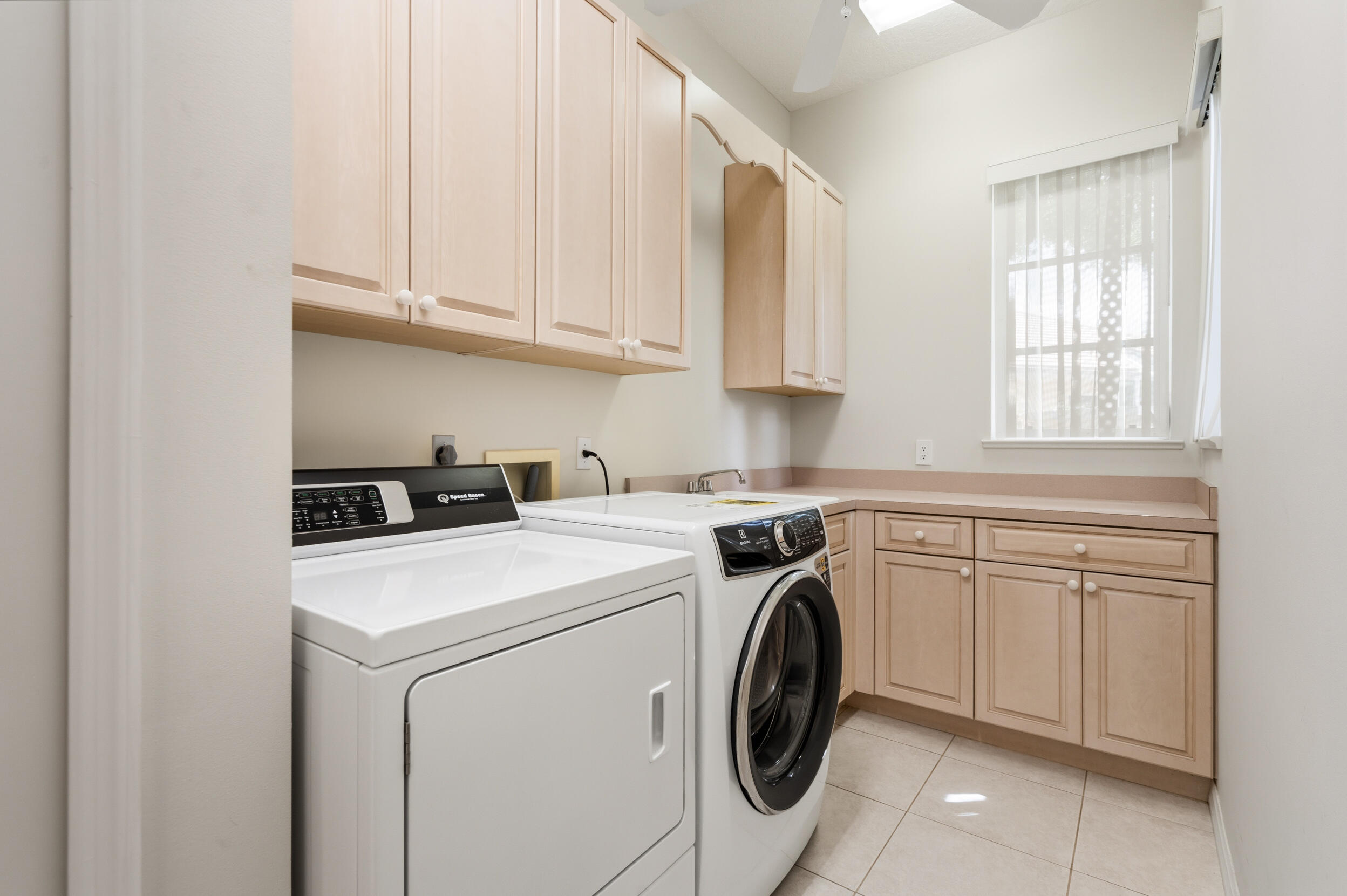 2534 Sw Manor Hill Drive Property Photo 11