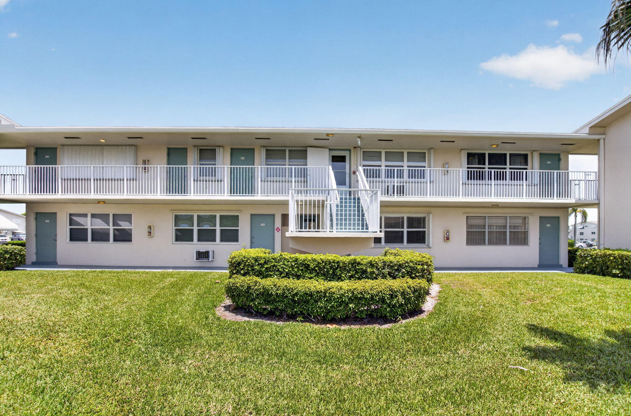 660 Horizon W 107 Property Photo 1