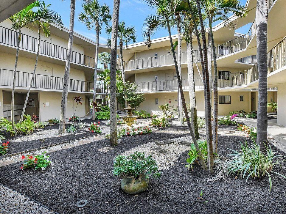 5310 Las Verdes Circle 220 Property Photo 18