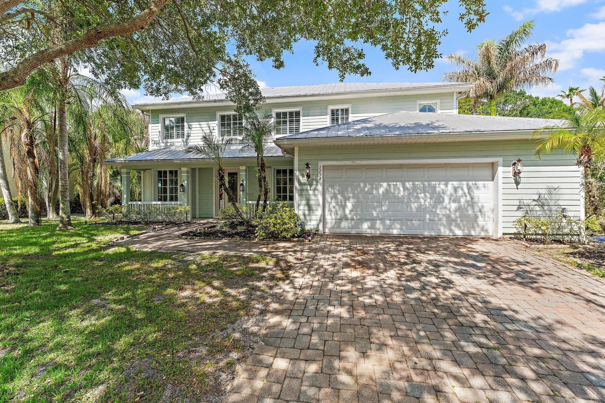 1138 Sw Lighthouse Drive Property Photo 3
