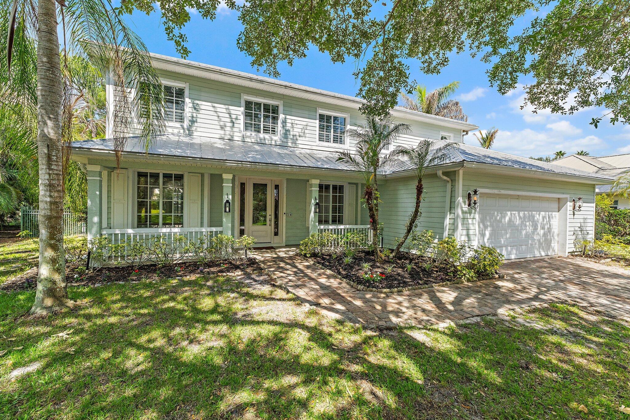1138 Sw Lighthouse Drive Property Photo 4