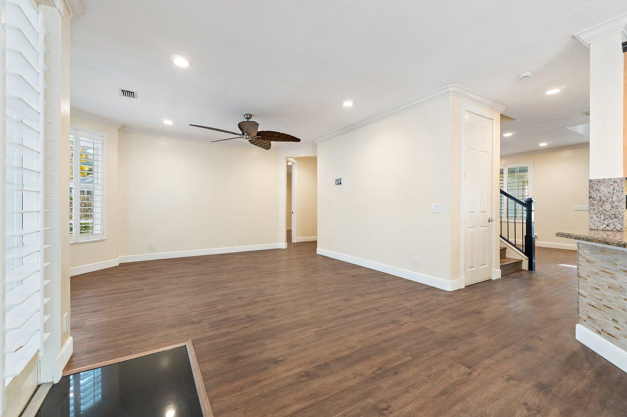 1138 Sw Lighthouse Drive Property Photo 15