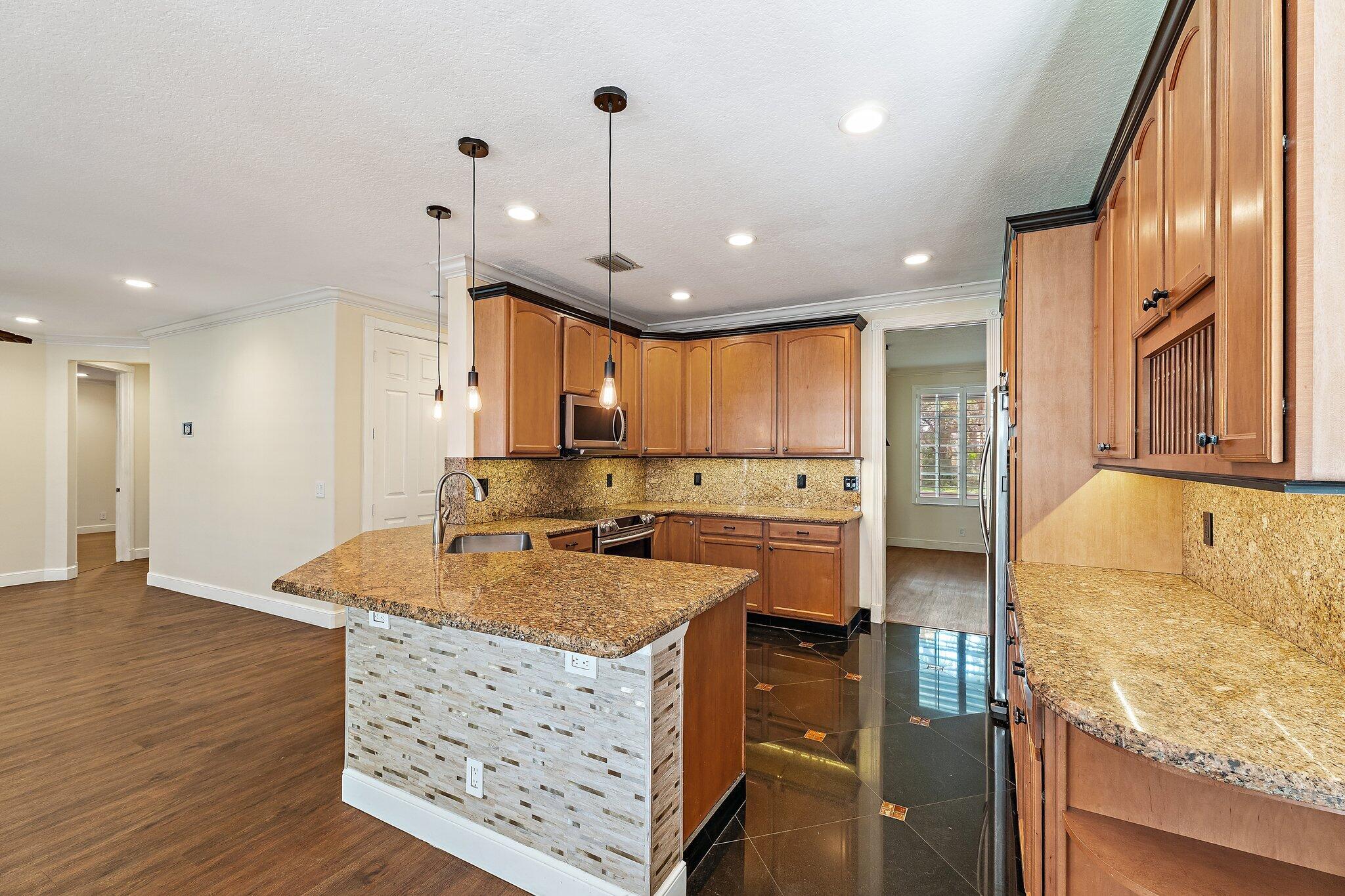 1138 Sw Lighthouse Drive Property Photo 21