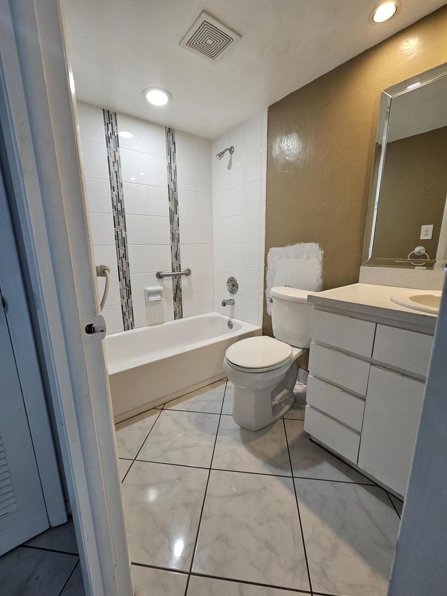B26025511 Property Photo 11