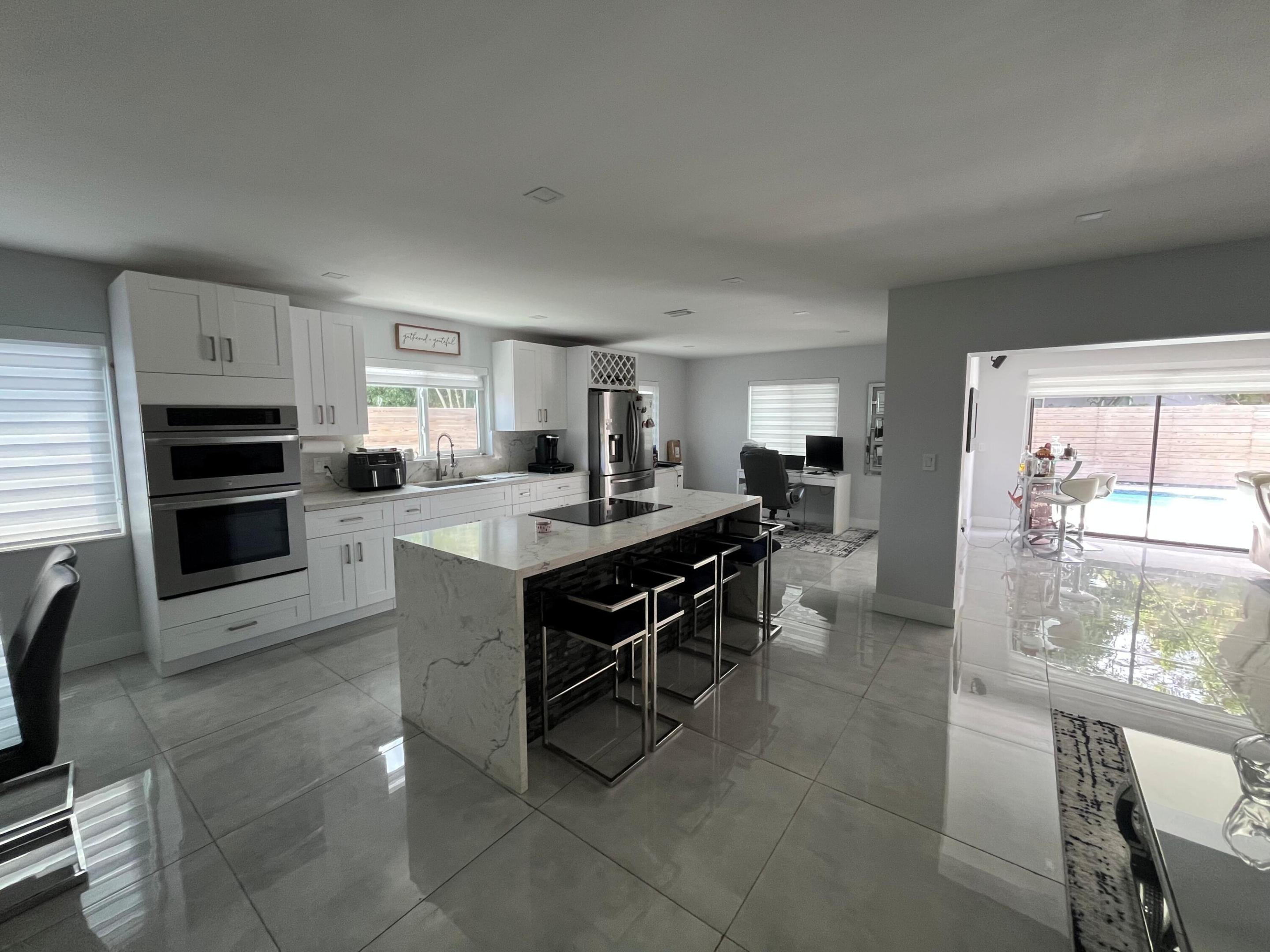 6800 SW 7th Place