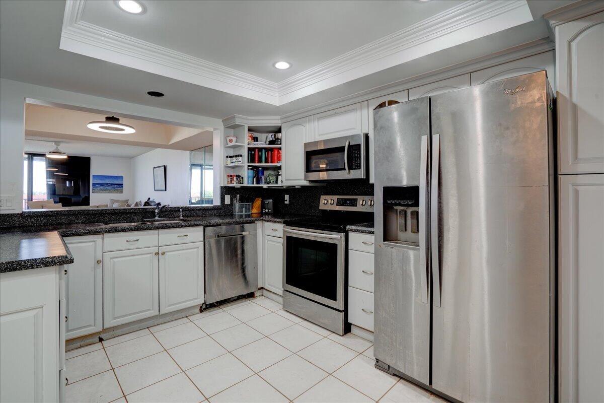 7030 Half Moon Circle 515 Property Photo 10