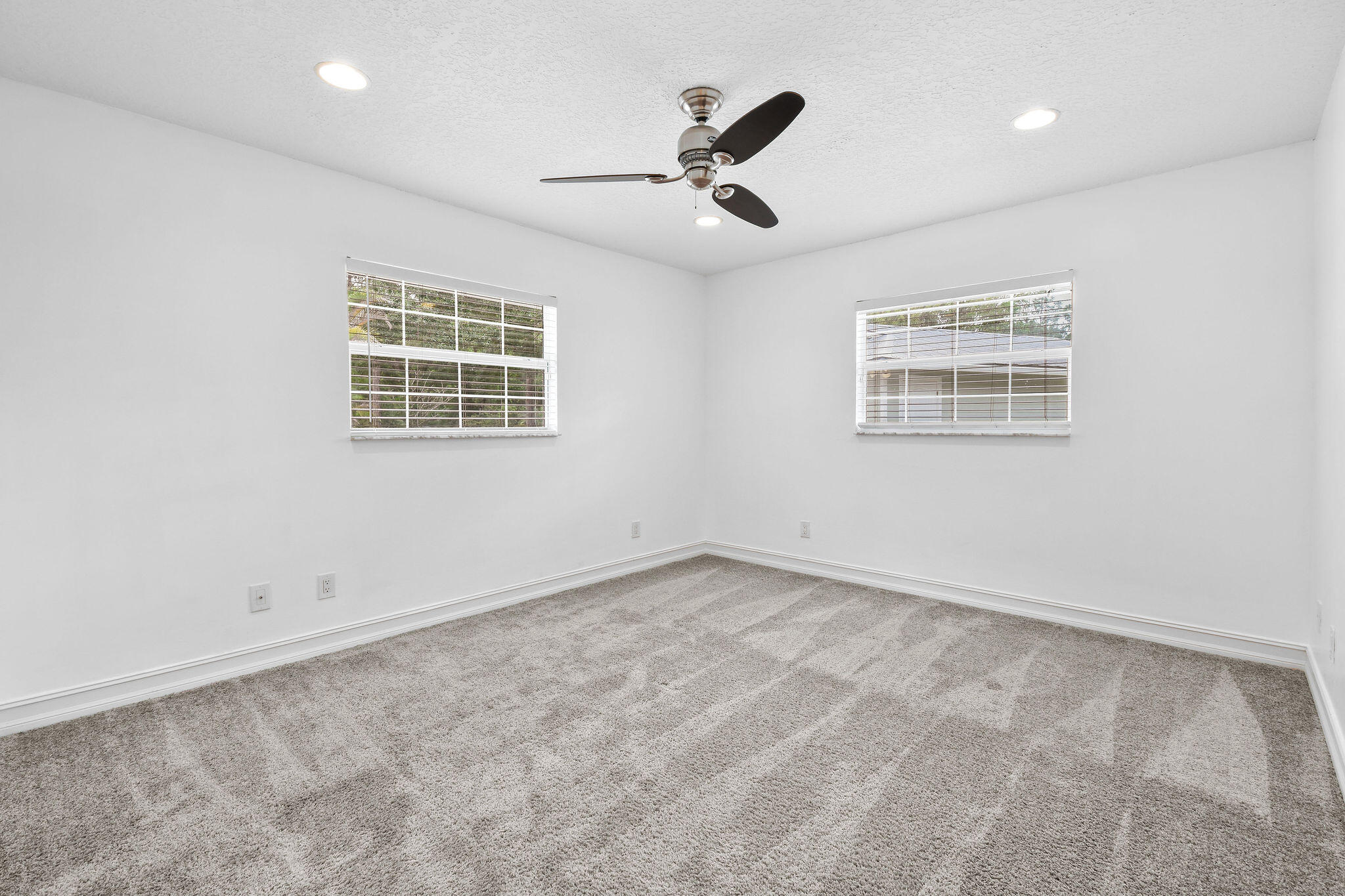16582 Mellen Lane Property Photo 12