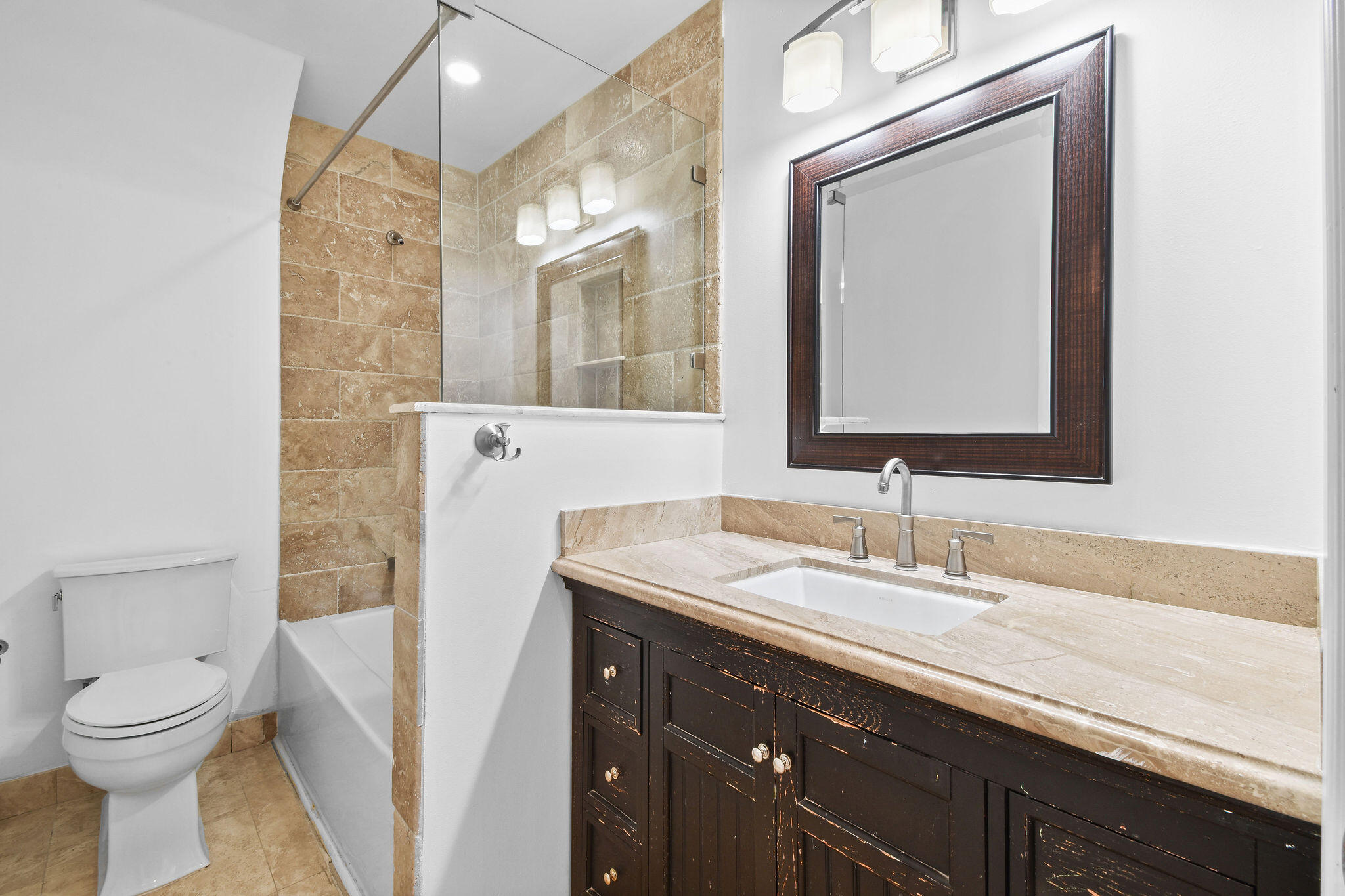16582 Mellen Lane Property Photo 13