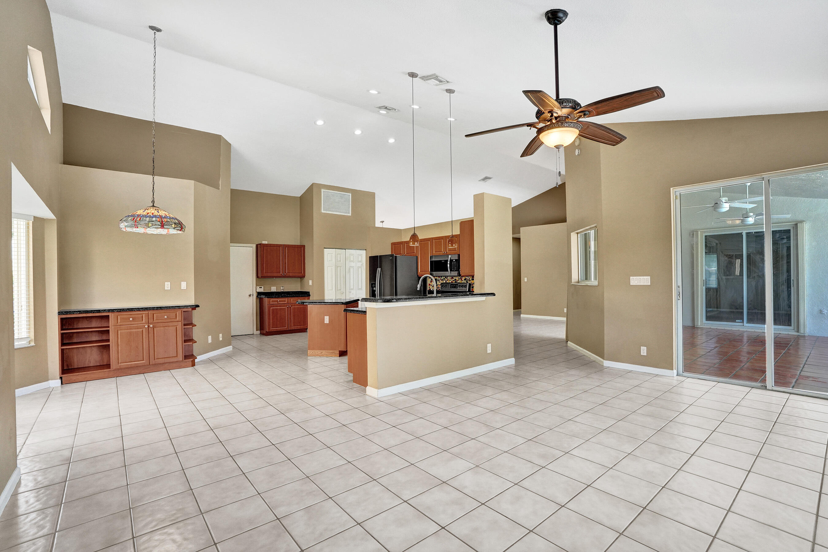 10304 Nw 50th Court Property Photo 15