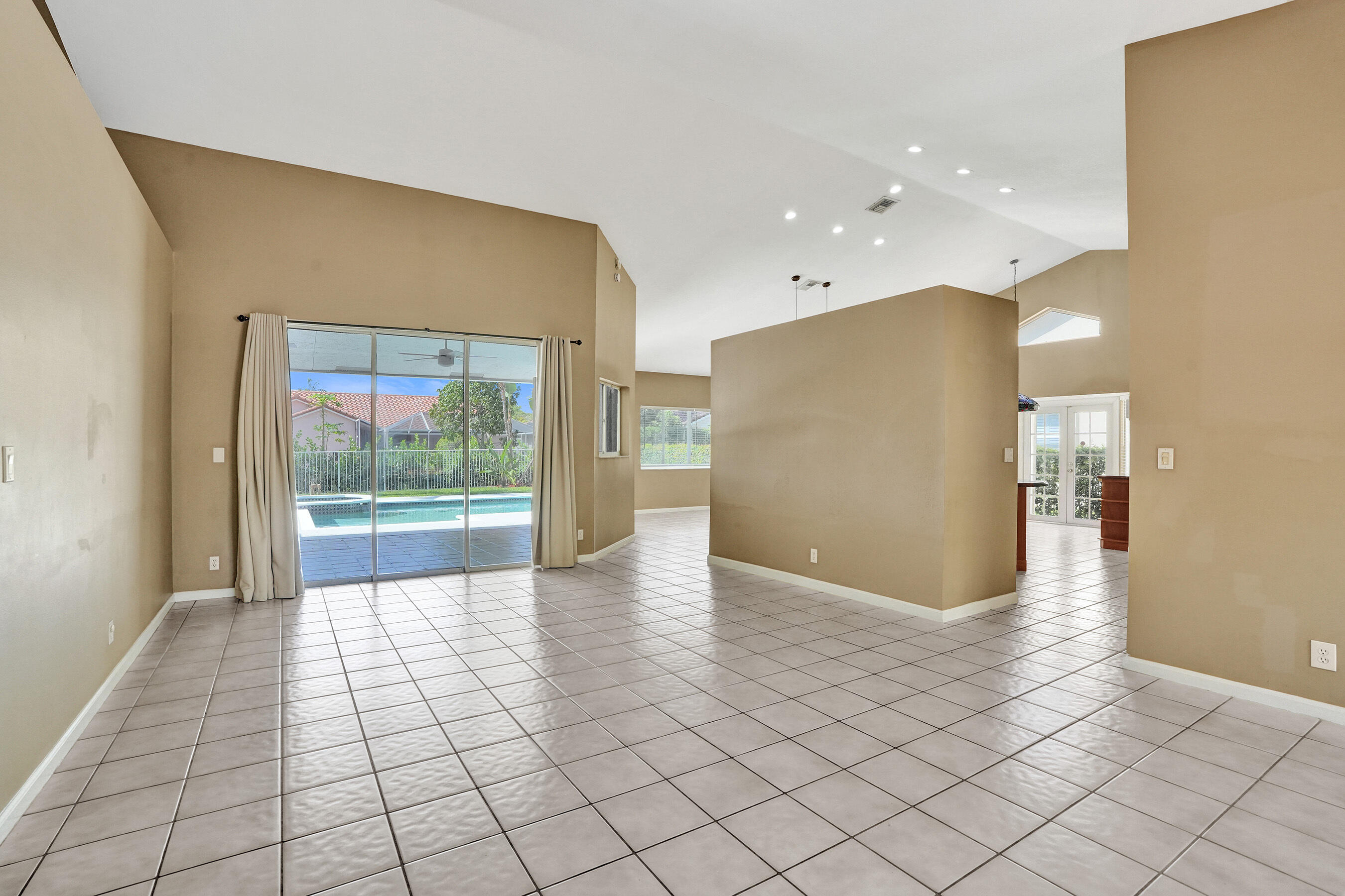 10304 Nw 50th Court Property Photo 38