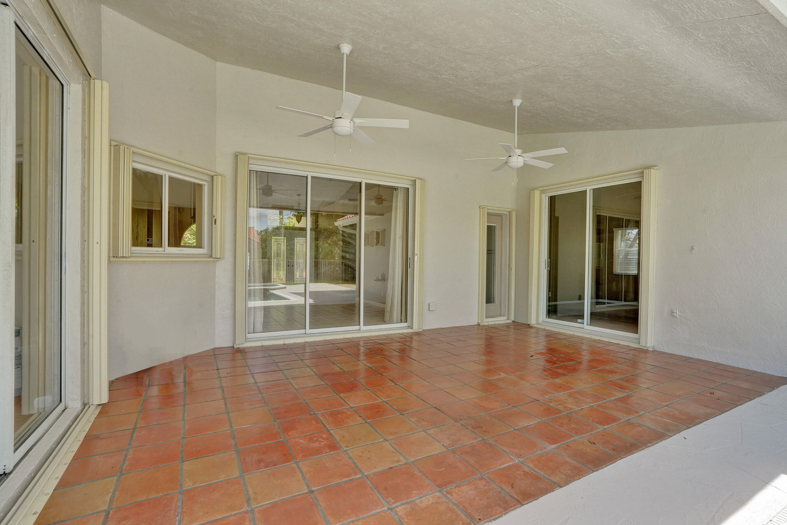 10304 Nw 50th Court Property Photo 43