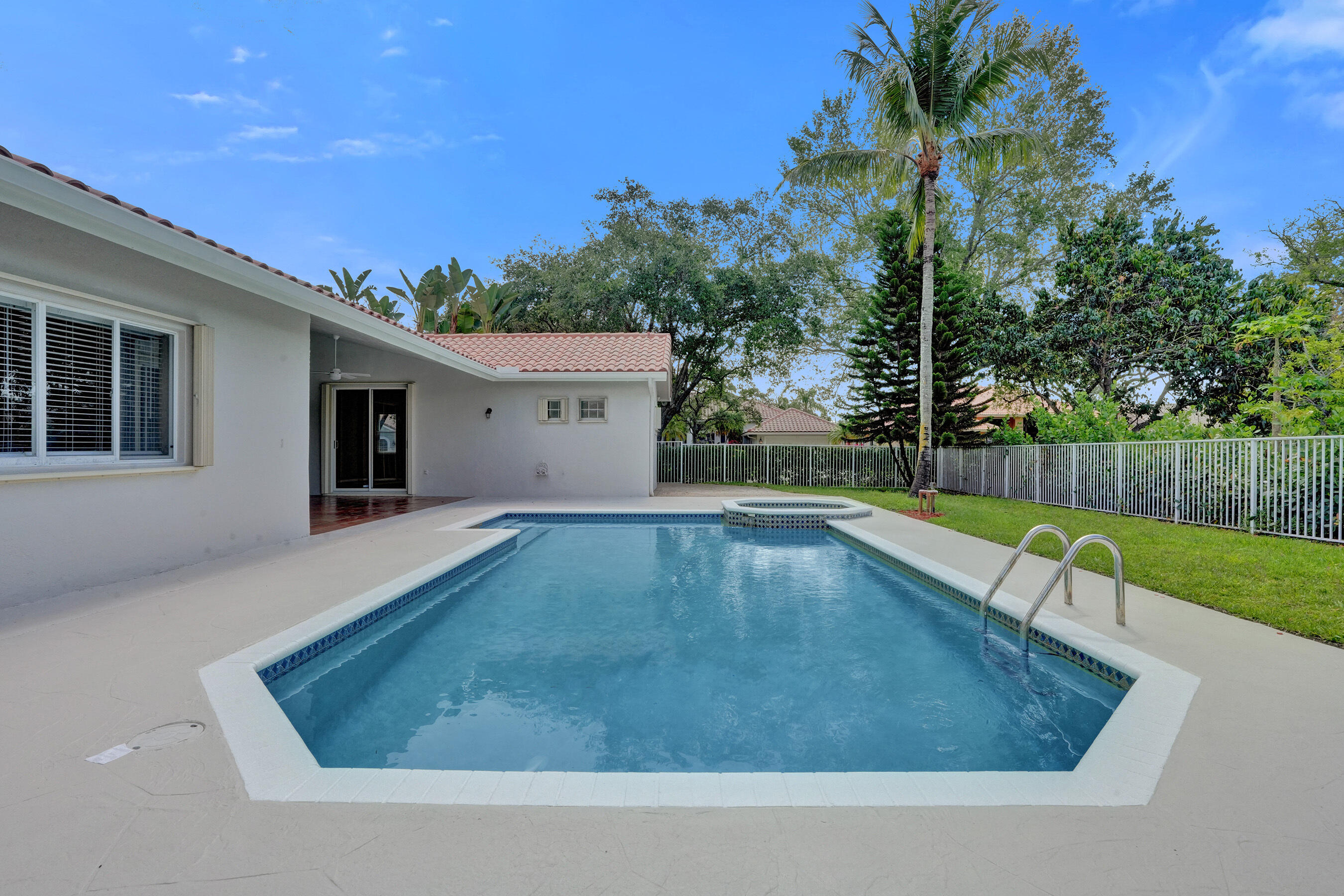 10304 Nw 50th Court Property Photo 46